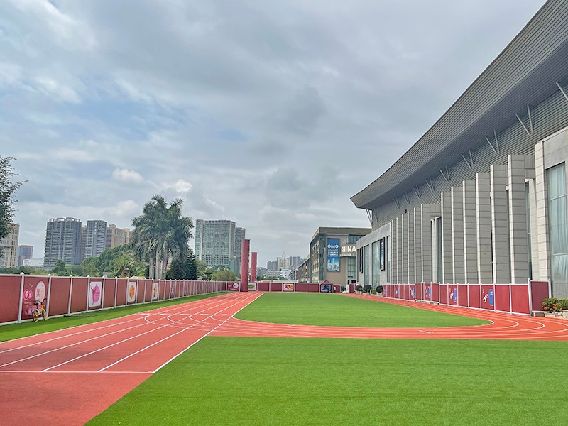 伊思頓公學(xué)室外人造草坪