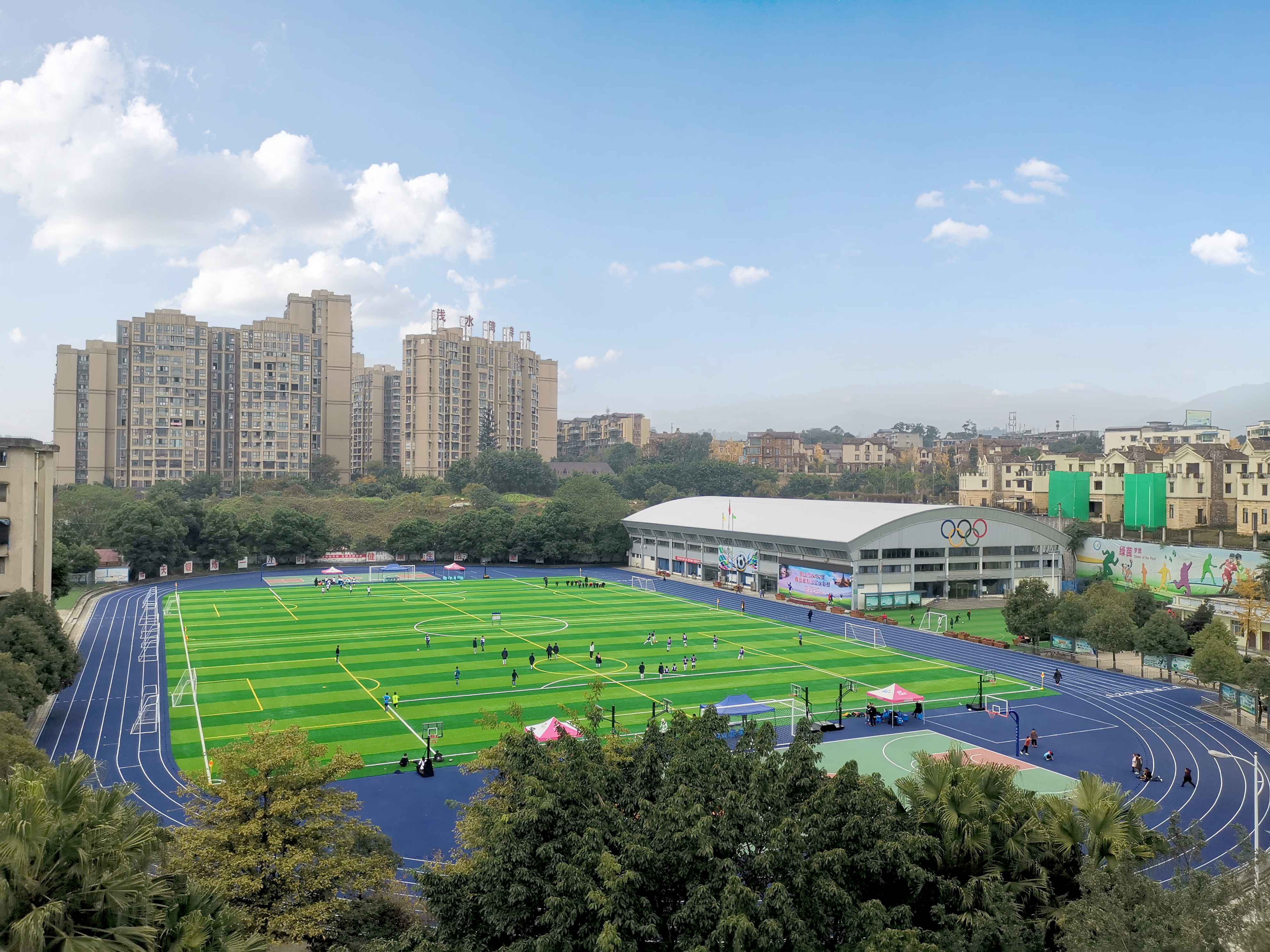 四川省樂(lè)山峨眉三小